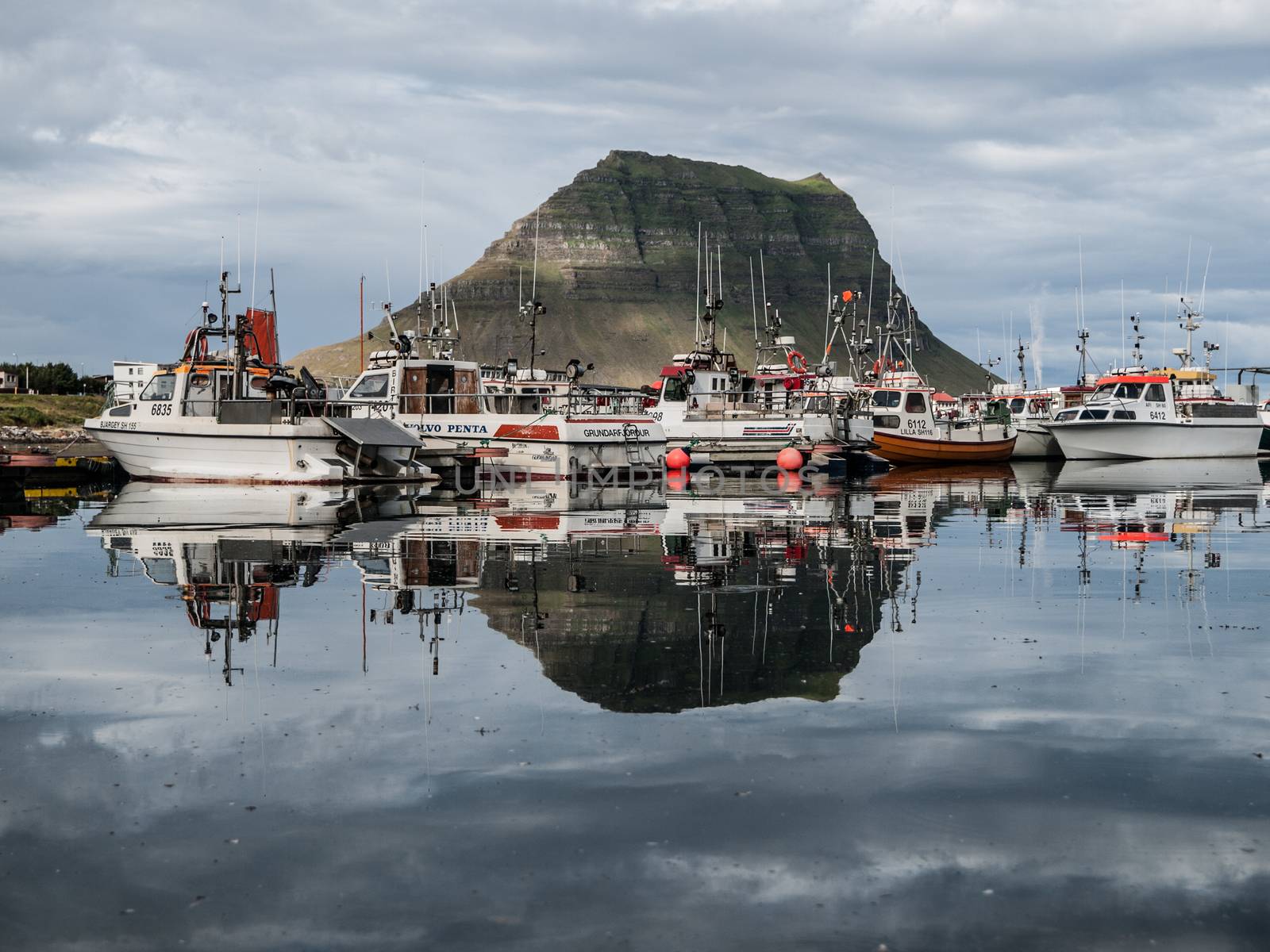Islandic Marina by pyty