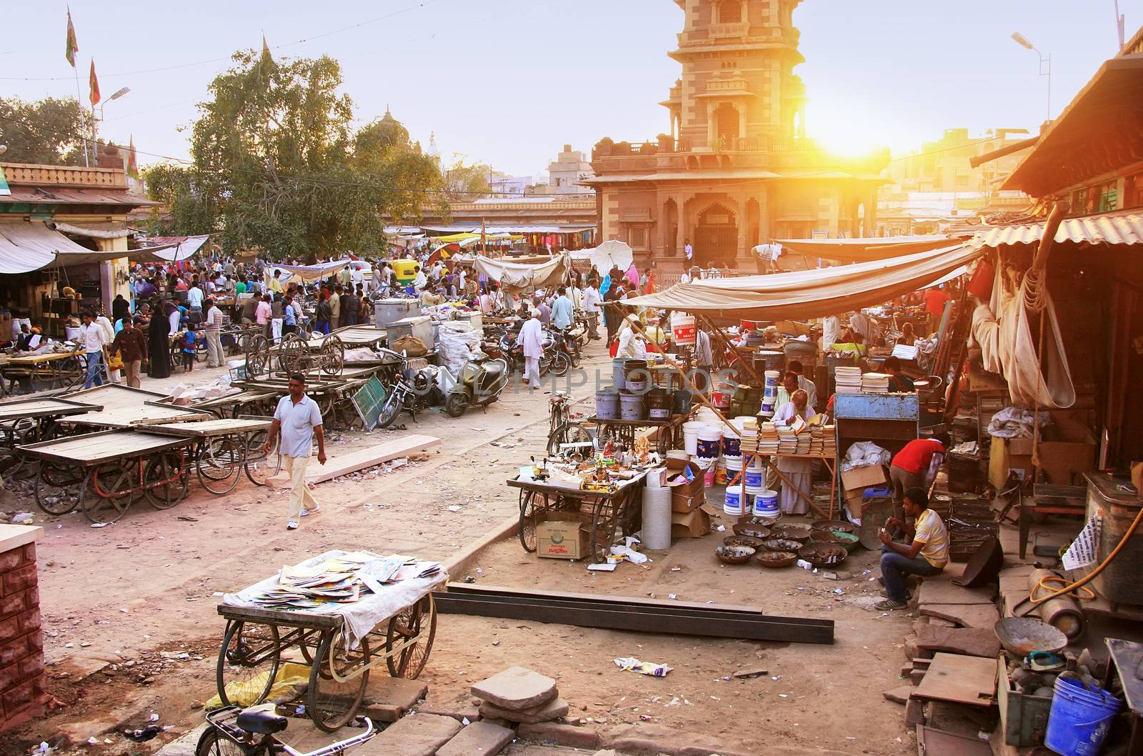 Busy street at Sadar Market at sunset, Jodhpur, Rajasthan, India