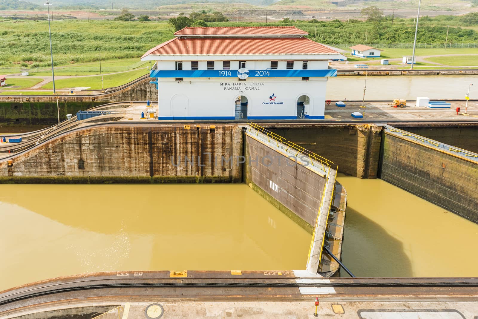 Panama Canal, Miraflores locks by Marcus