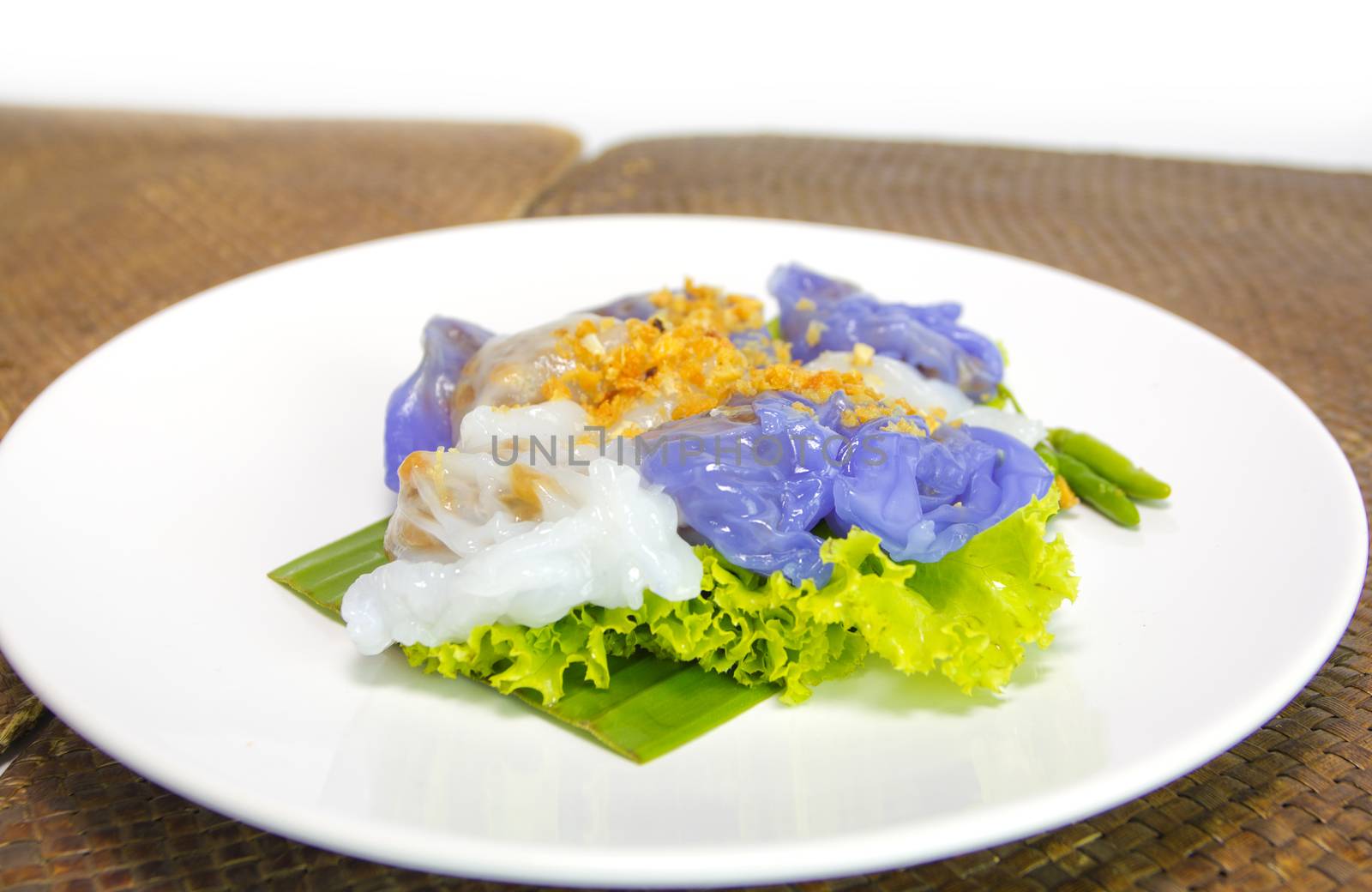 steamed rice-skin dumplings  by wyoosumran