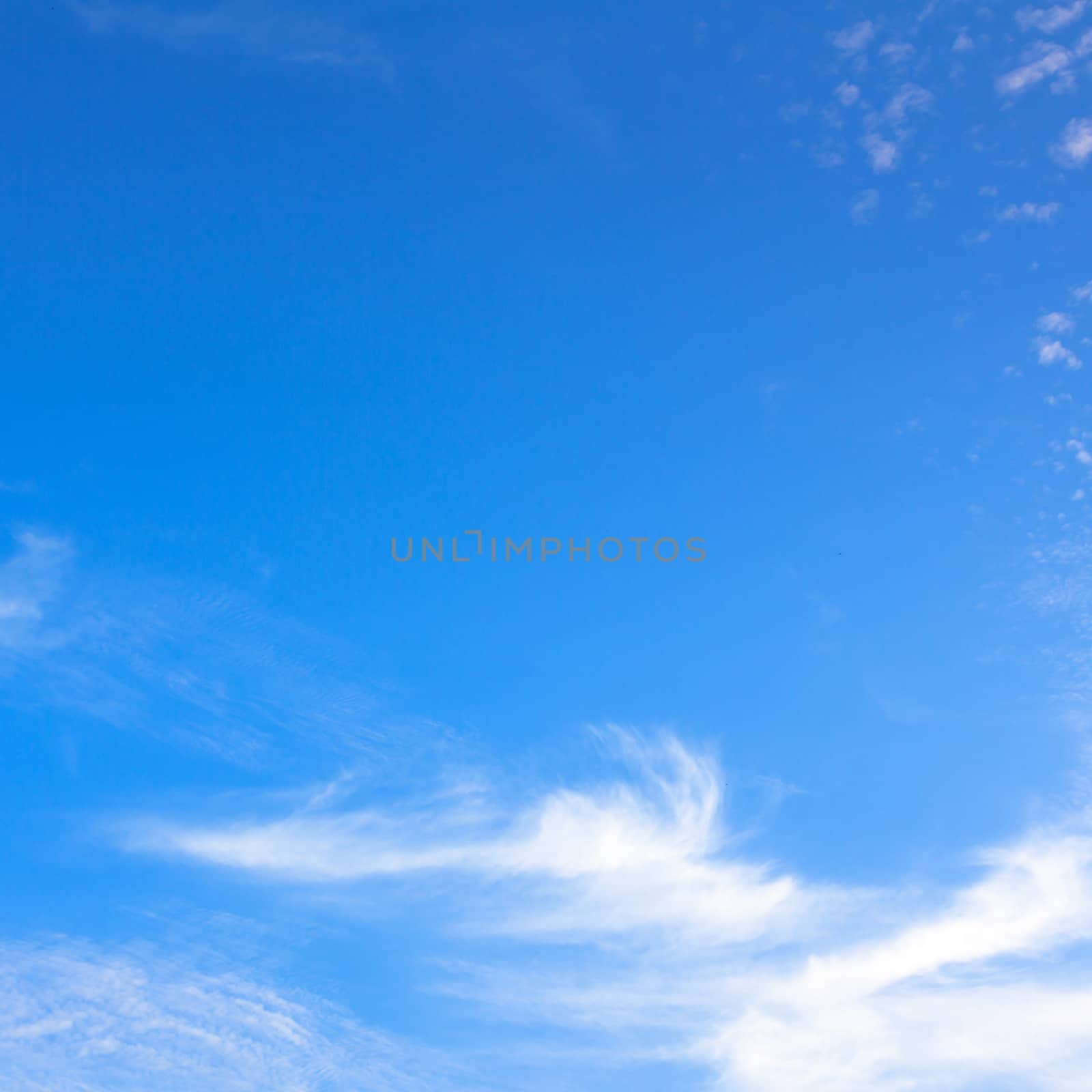 clouds in the blue sky  by wyoosumran