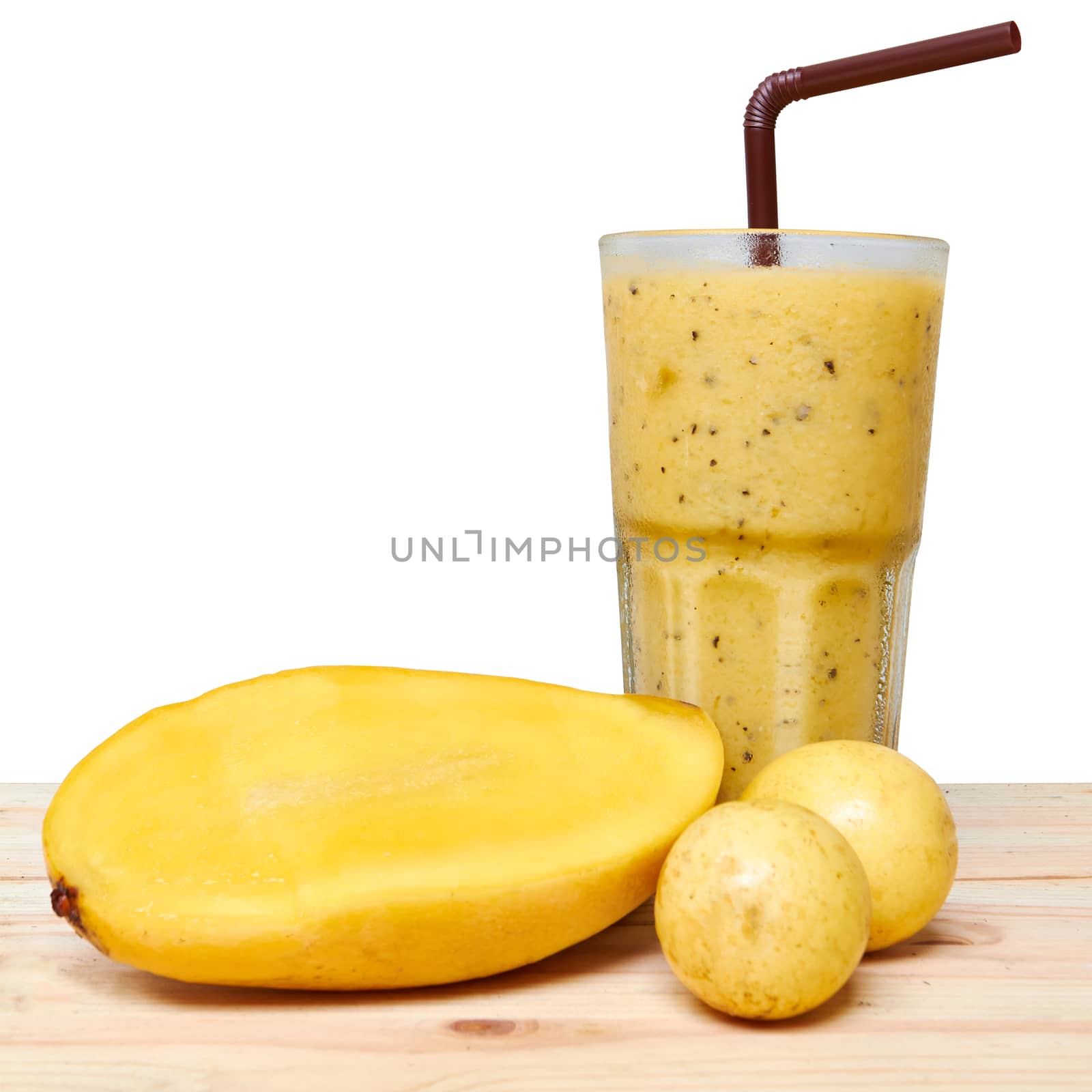 Mango with Passion fruit smoothie by wyoosumran