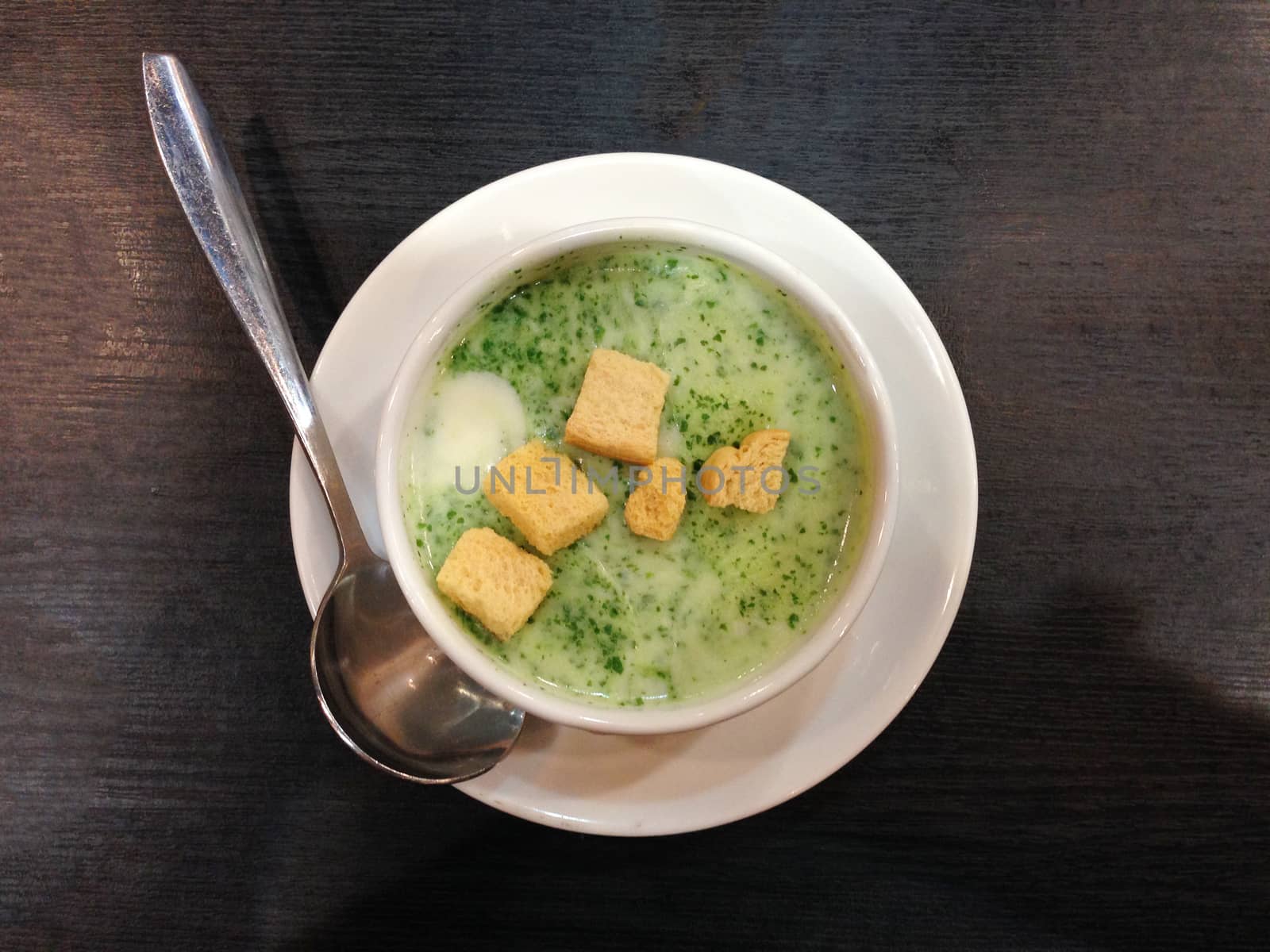 closed up the dish of spinach soup