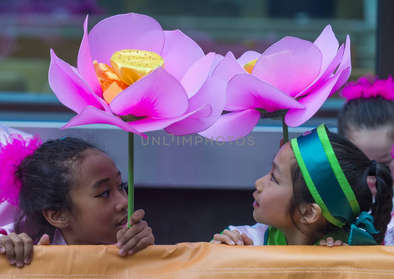 SAN FRANCISCO - FEB 15 : Unidentified dress up children performing during the Chinese New Year Parade in San Francisco , California on February 15 2014 , It is the largest Asian event in North America 