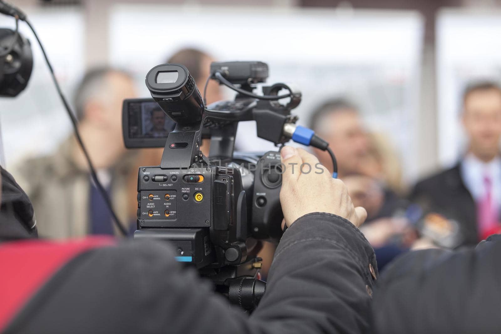 Covering an event with a video camera