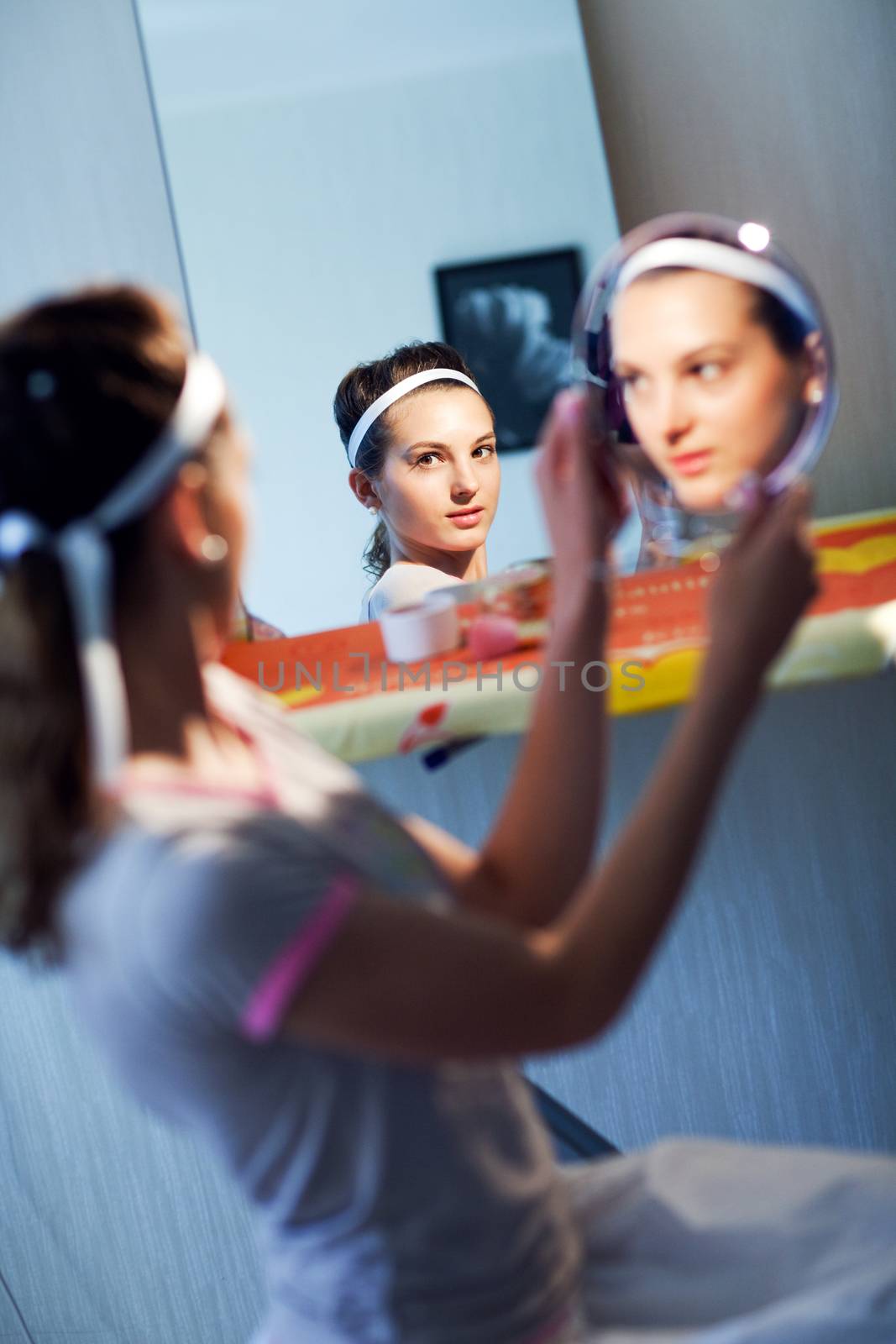 bride with mirrors by vsurkov