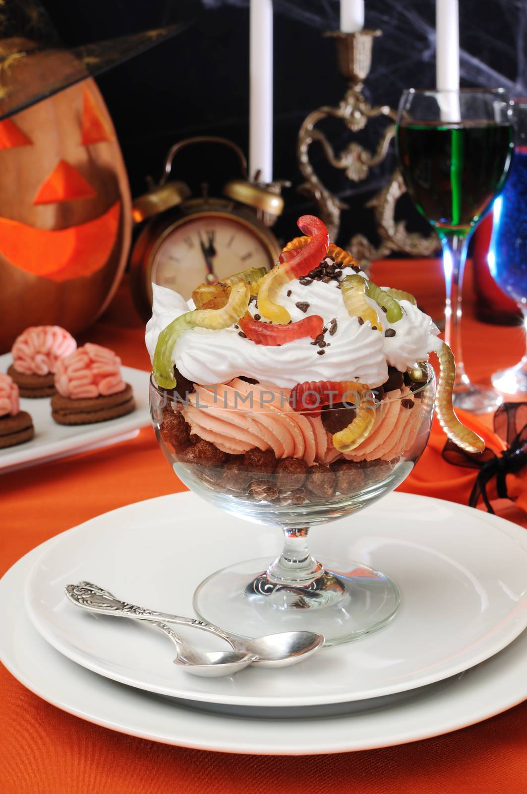 Delicate dessert for Halloween by Apolonia