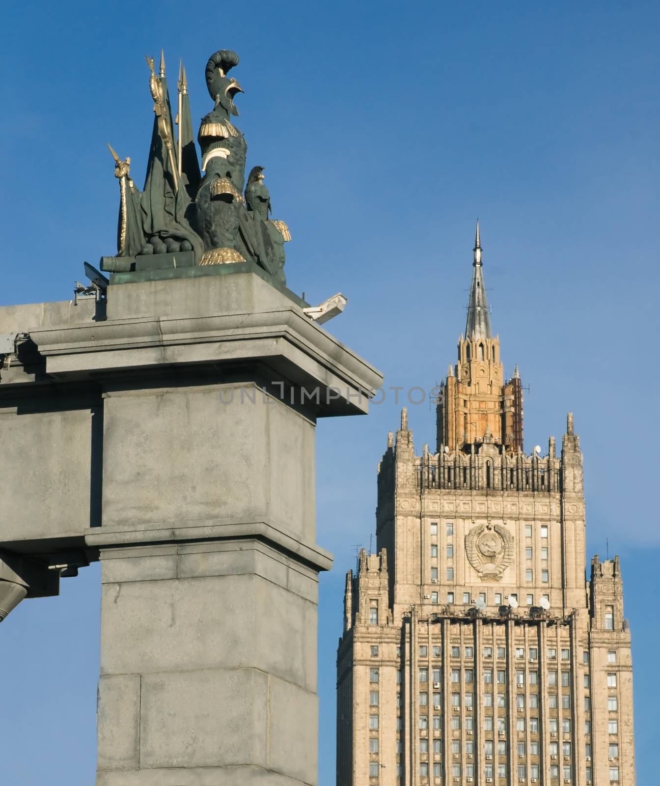 Sculptures Borodino bridge and building of the Ministry of Foreign Affairs of Russia