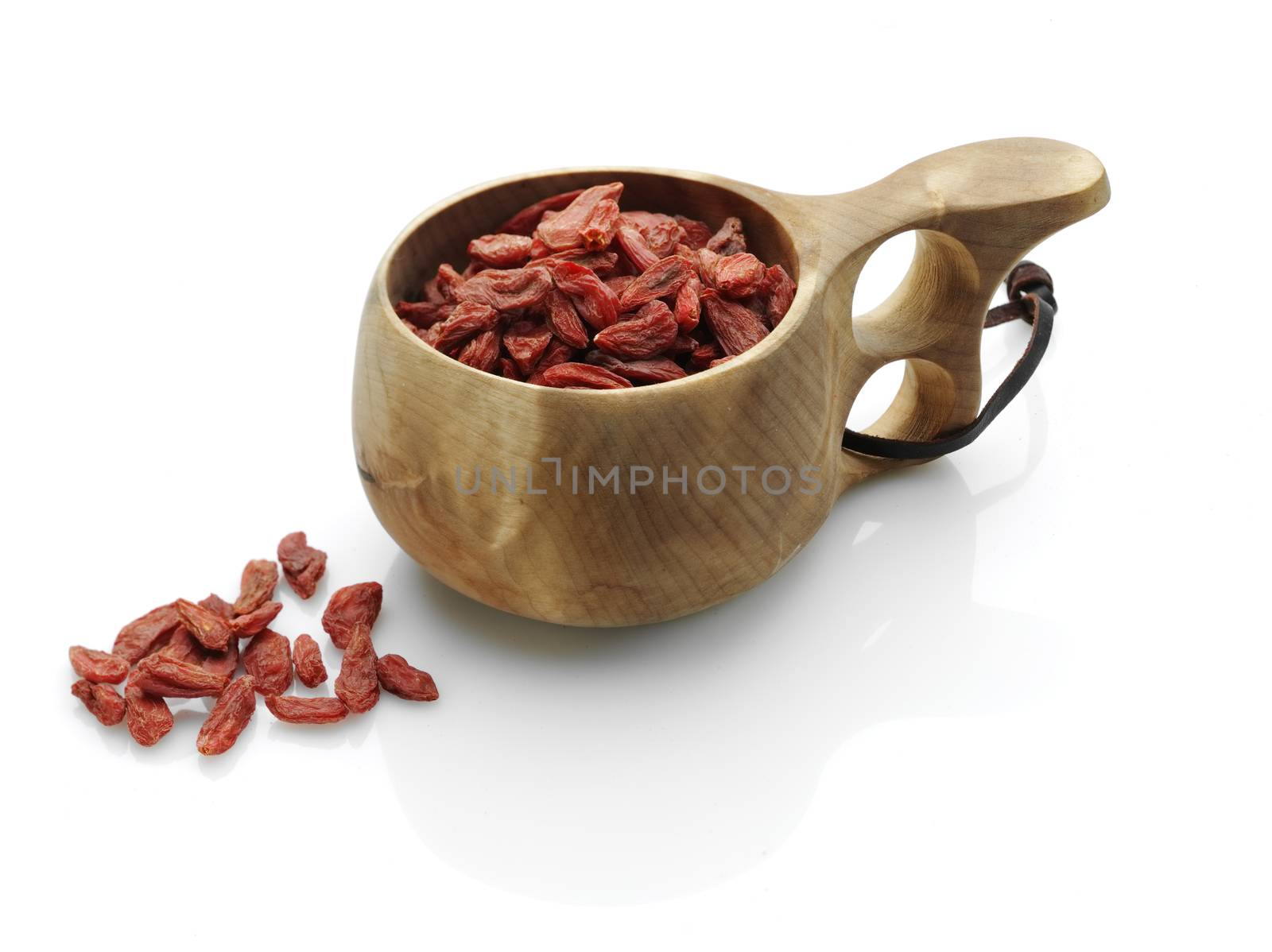 full cup of tasty dried goji berries