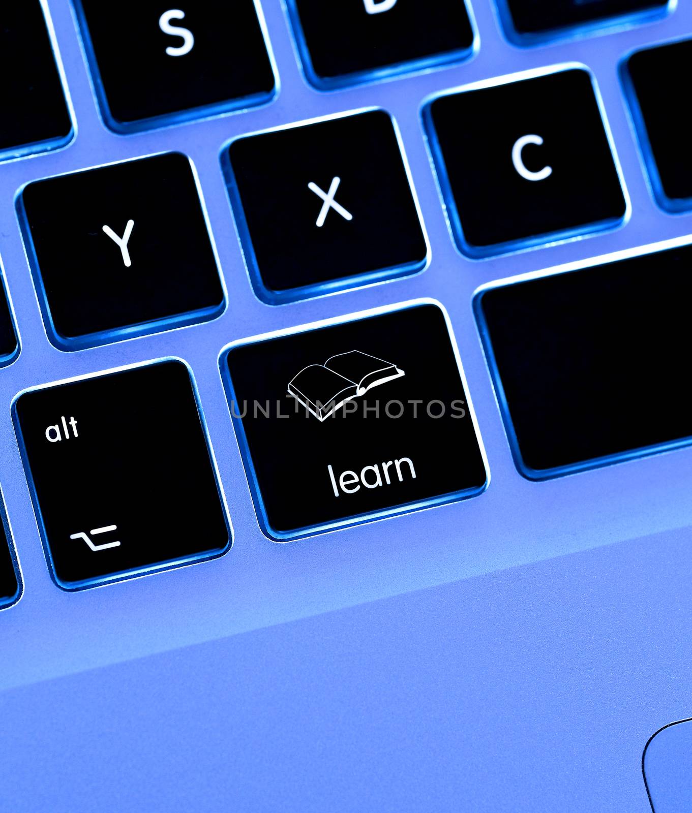 keyboard layout with "learn" key / button {super high resolution/shot with PhaseOne P45}