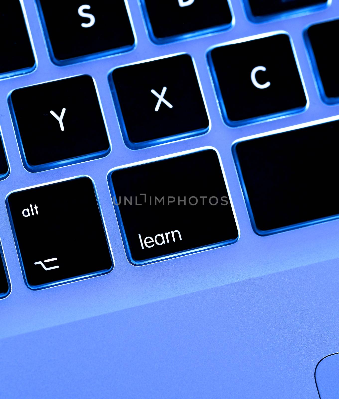 keyboard layout with "learn" key / button {super high resolution/shot with PhaseOne P45}