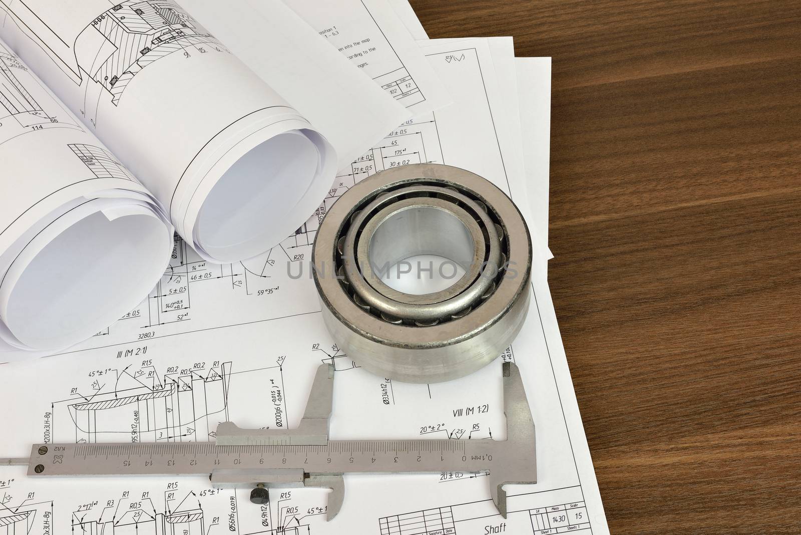 Construction drawings, caliper and bearing. Desk Engineer