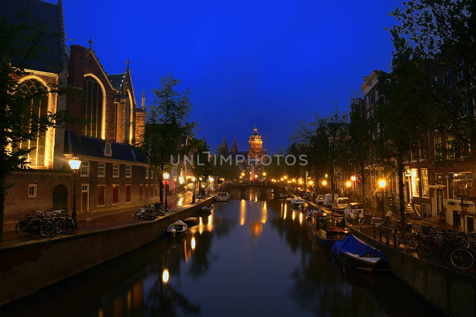 The beautiful romantic city of amsterdam by night