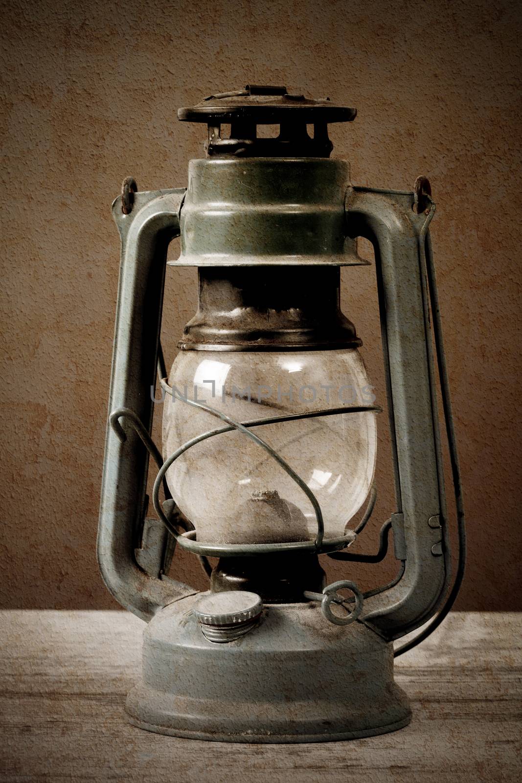 old lamp by erllre