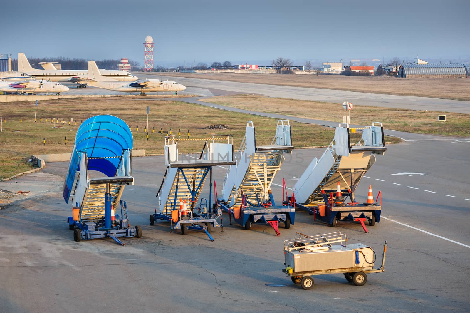 aircraft boarding bridges by starush