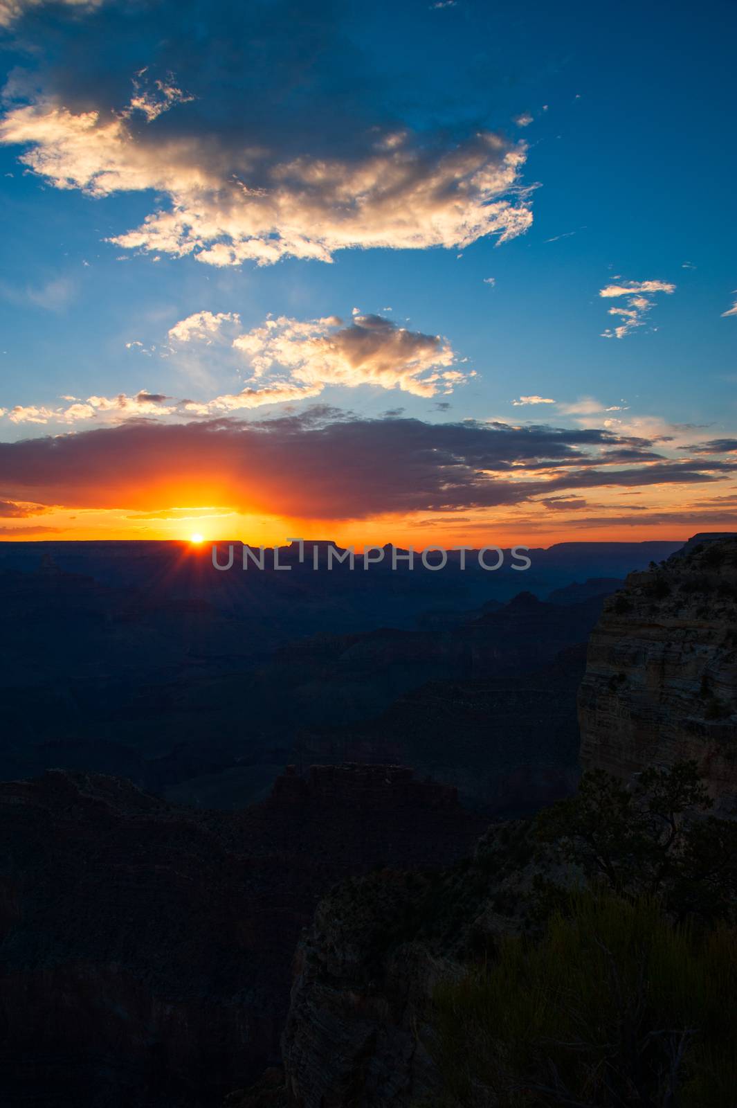 Sunset over the Grand Canyon by CelsoDiniz
