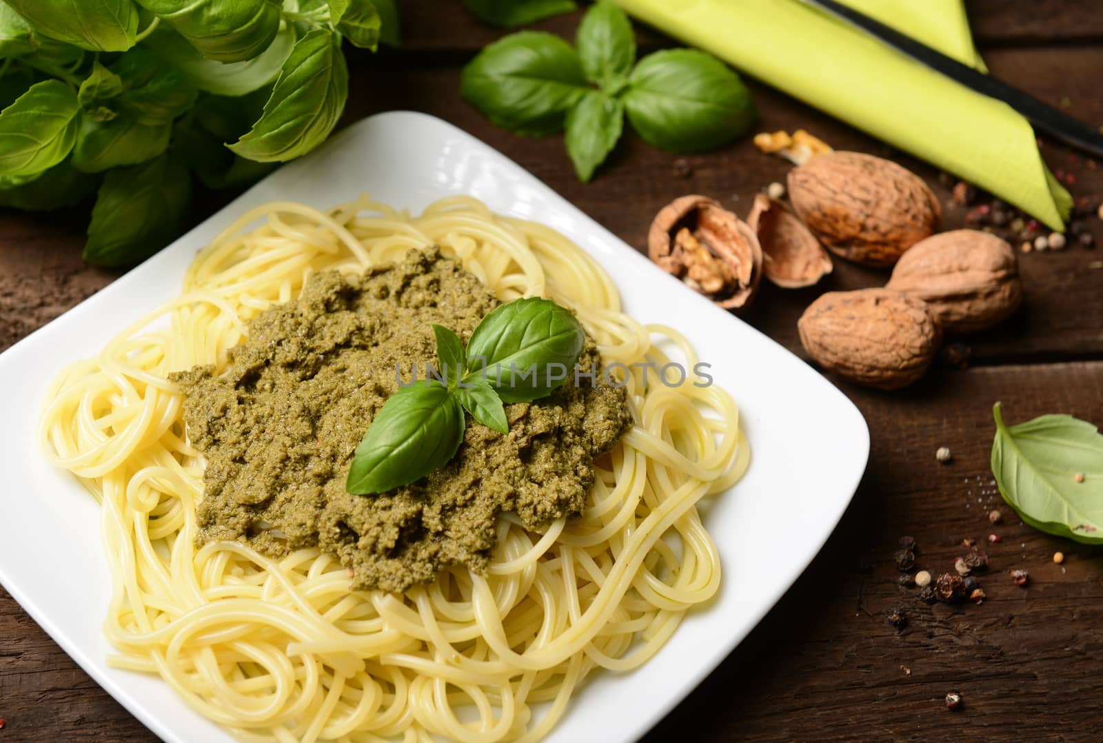 Pasta with green pesto