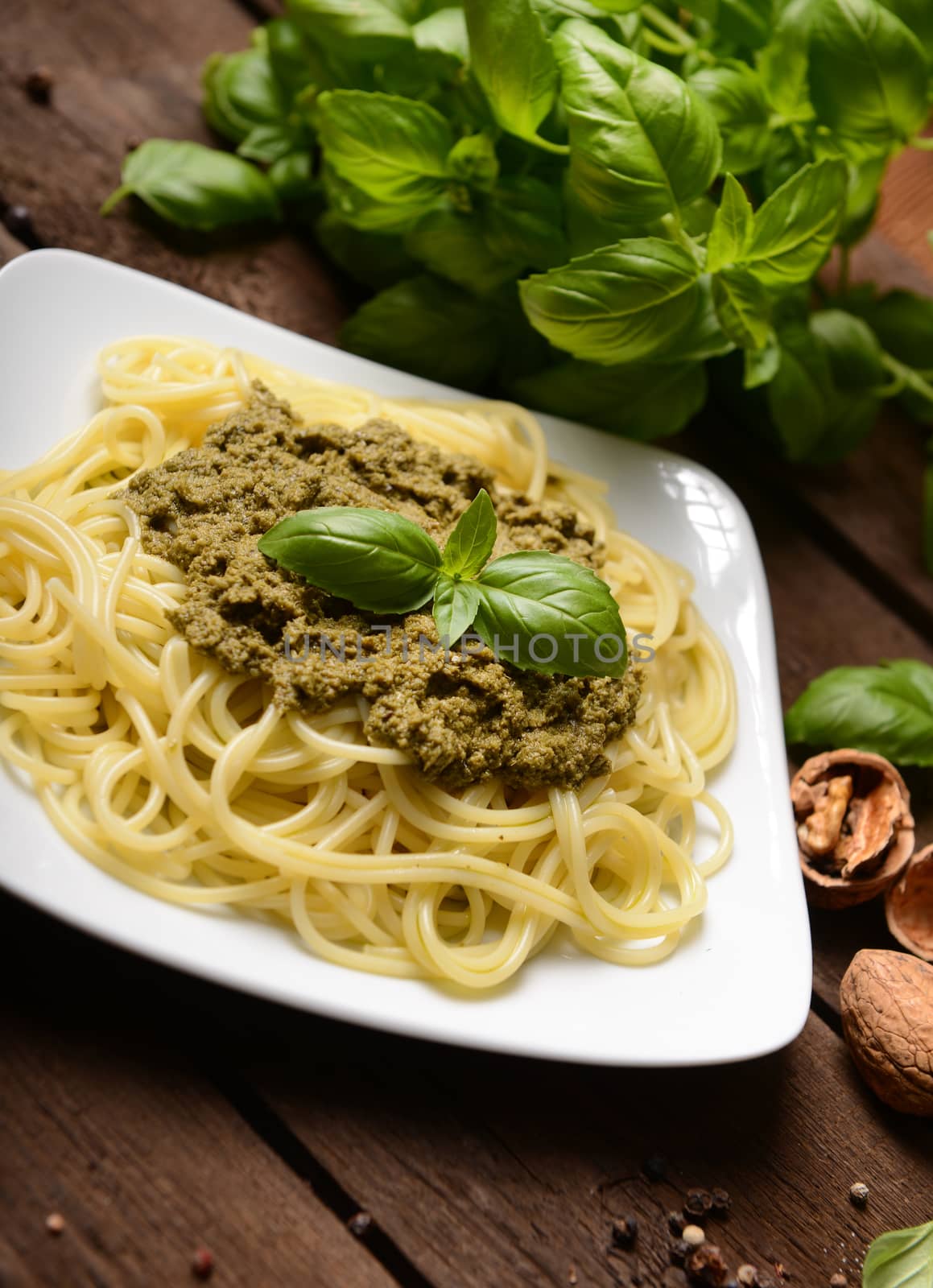 Pasta with green pesto