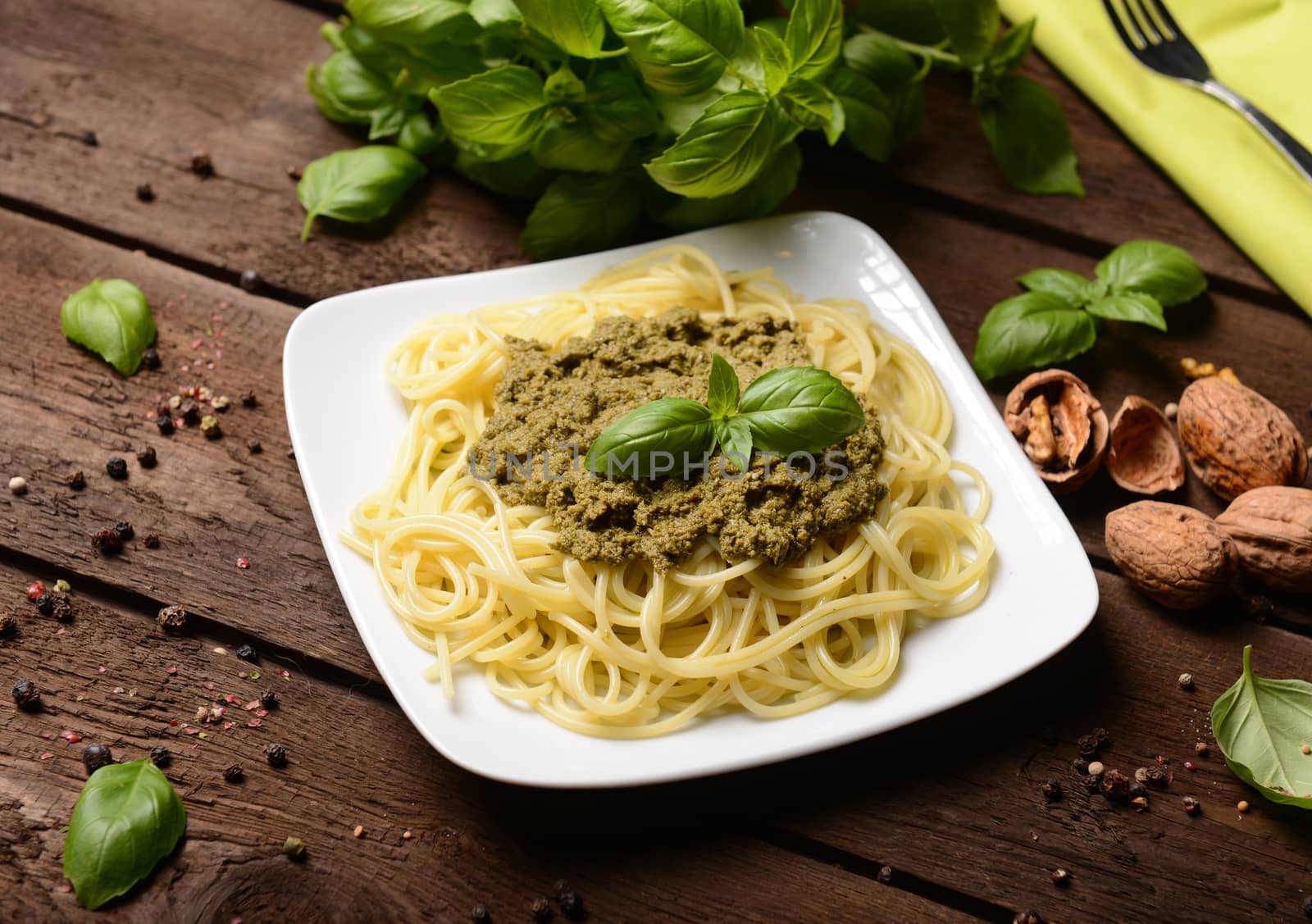 Pasta with green pesto