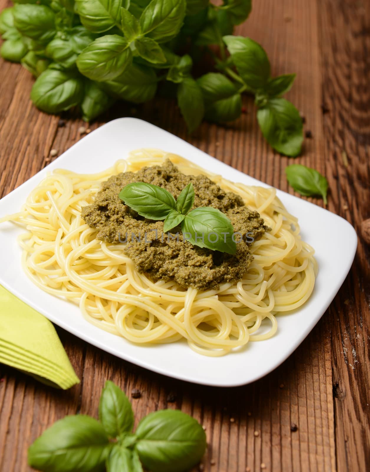 Pasta with green pesto