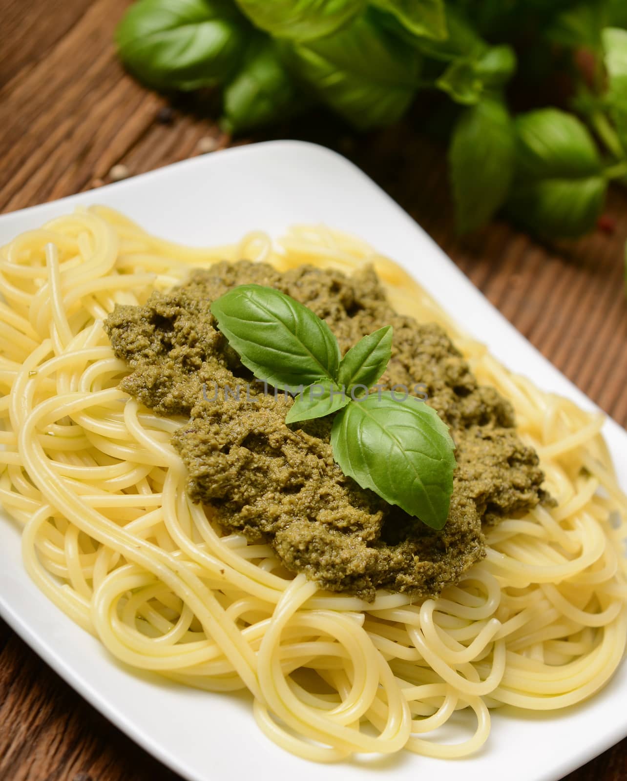 Pasta with green pesto