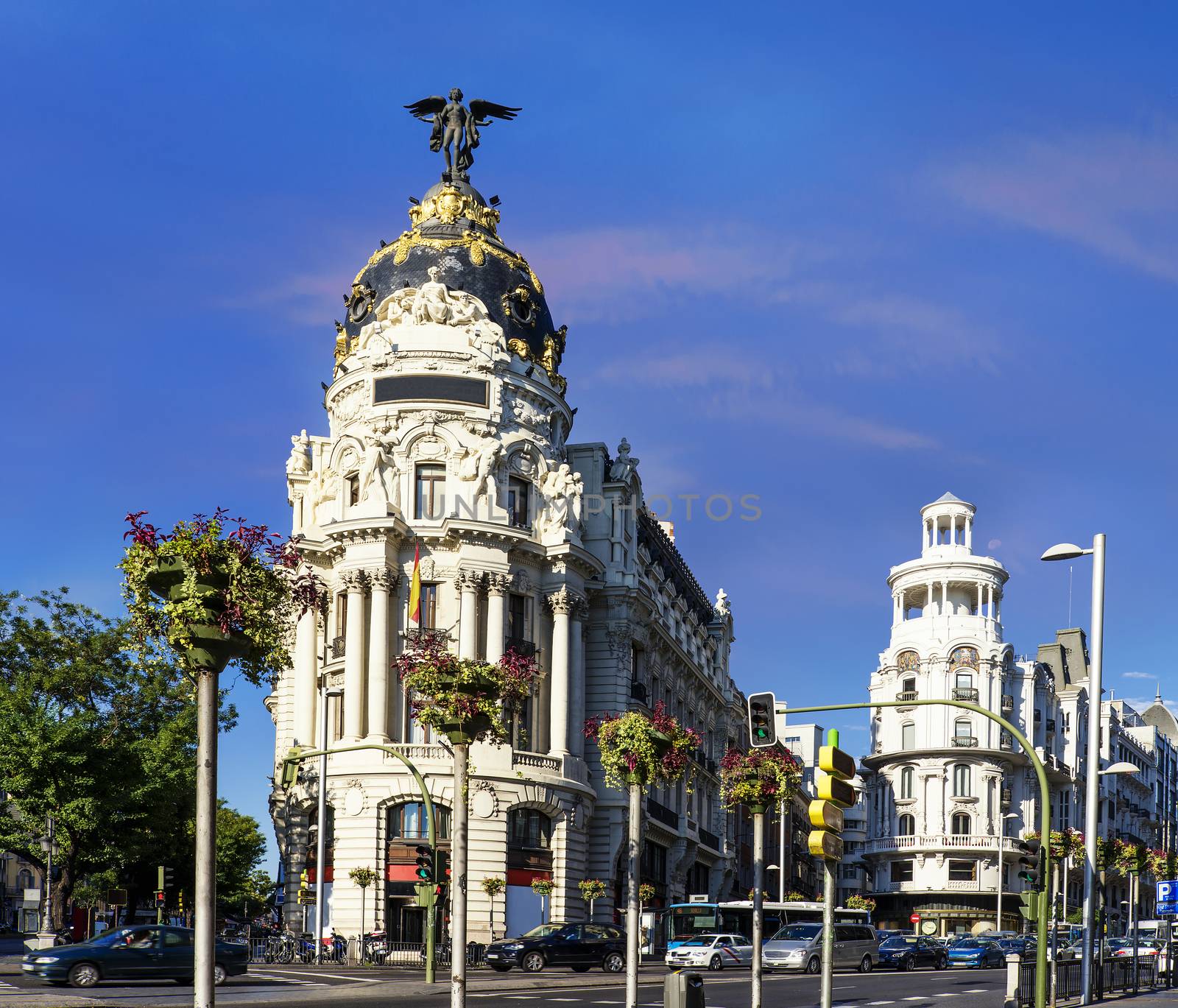 Metropolis building, Madrid by ventdusud