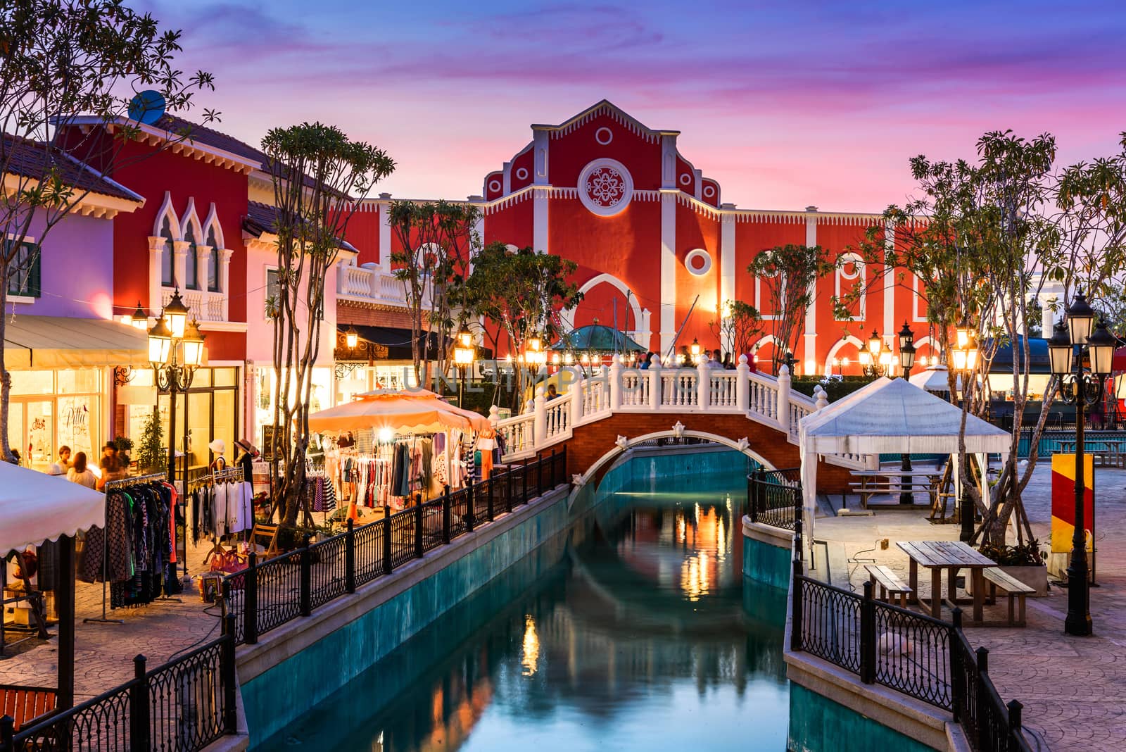 The Venezia Hua Hin, a shopping venue in Venice style near Cha-a by jakgree