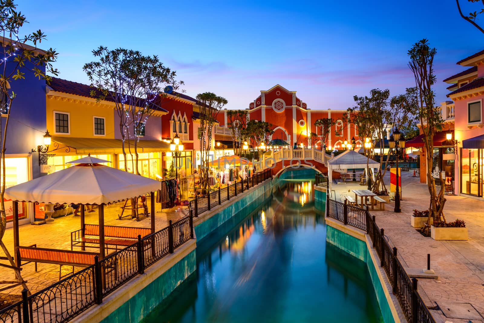 The Venezia Hua Hin, a shopping venue in Venice style near Cha-a by jakgree