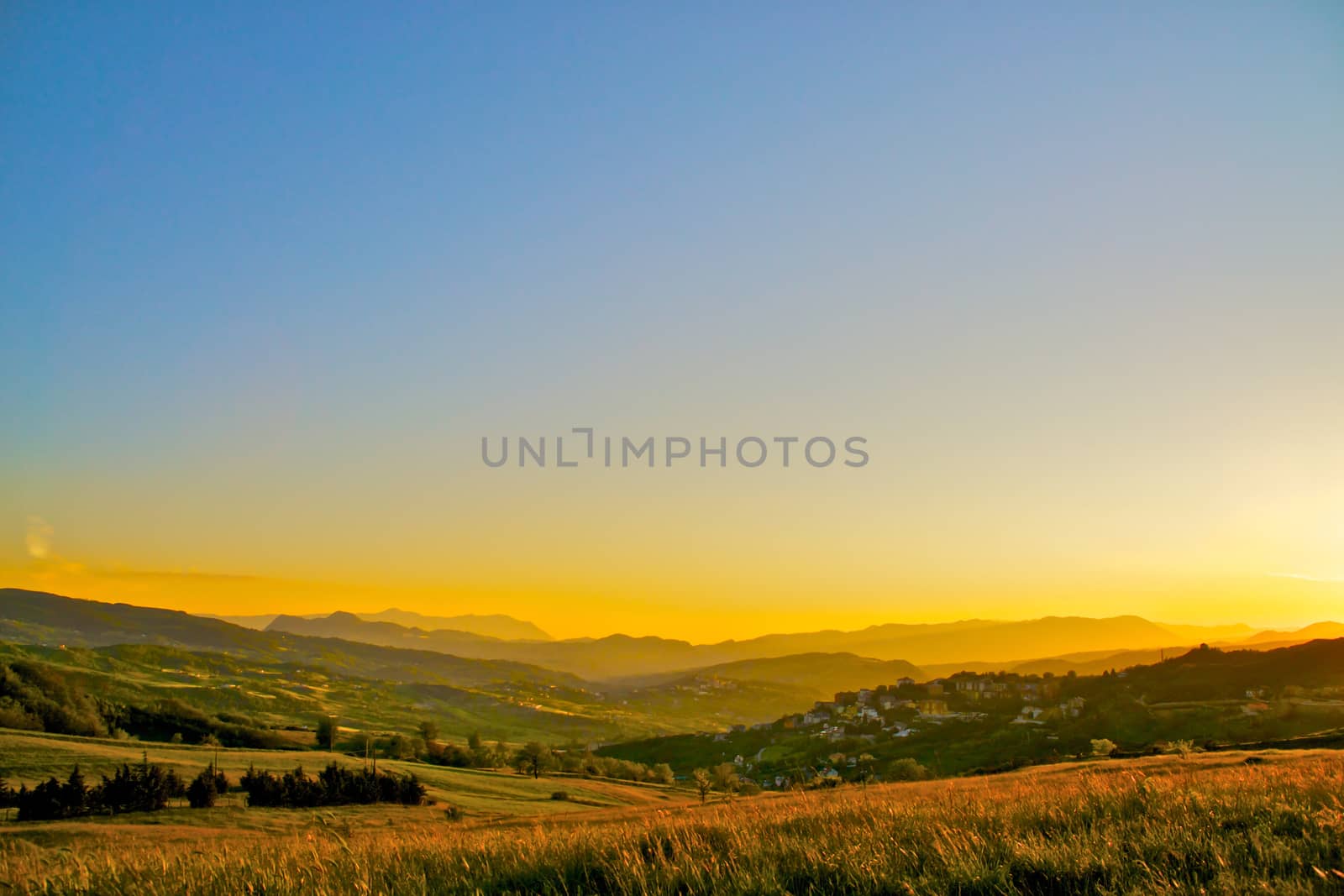 Rural sunset by rosariomanzo