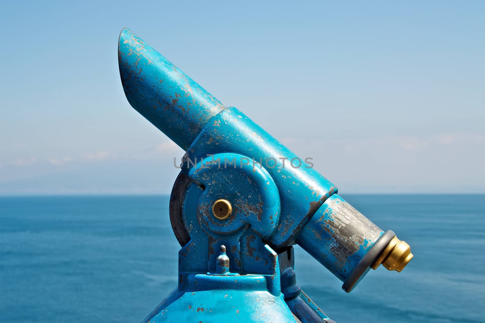 An old blue telescope in Sorrento