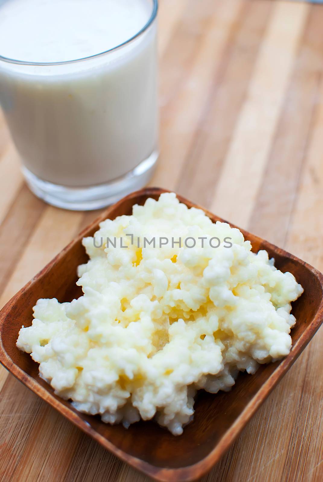 probiotic kefir drink made of milk and tibetan mushroom grains