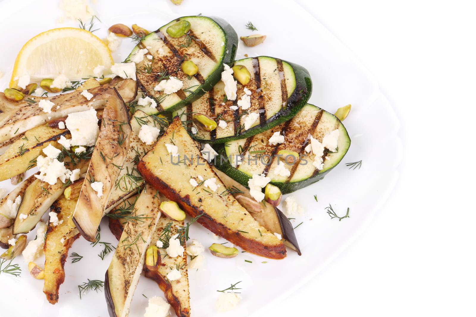 Salad with grilled vegetables and tofu