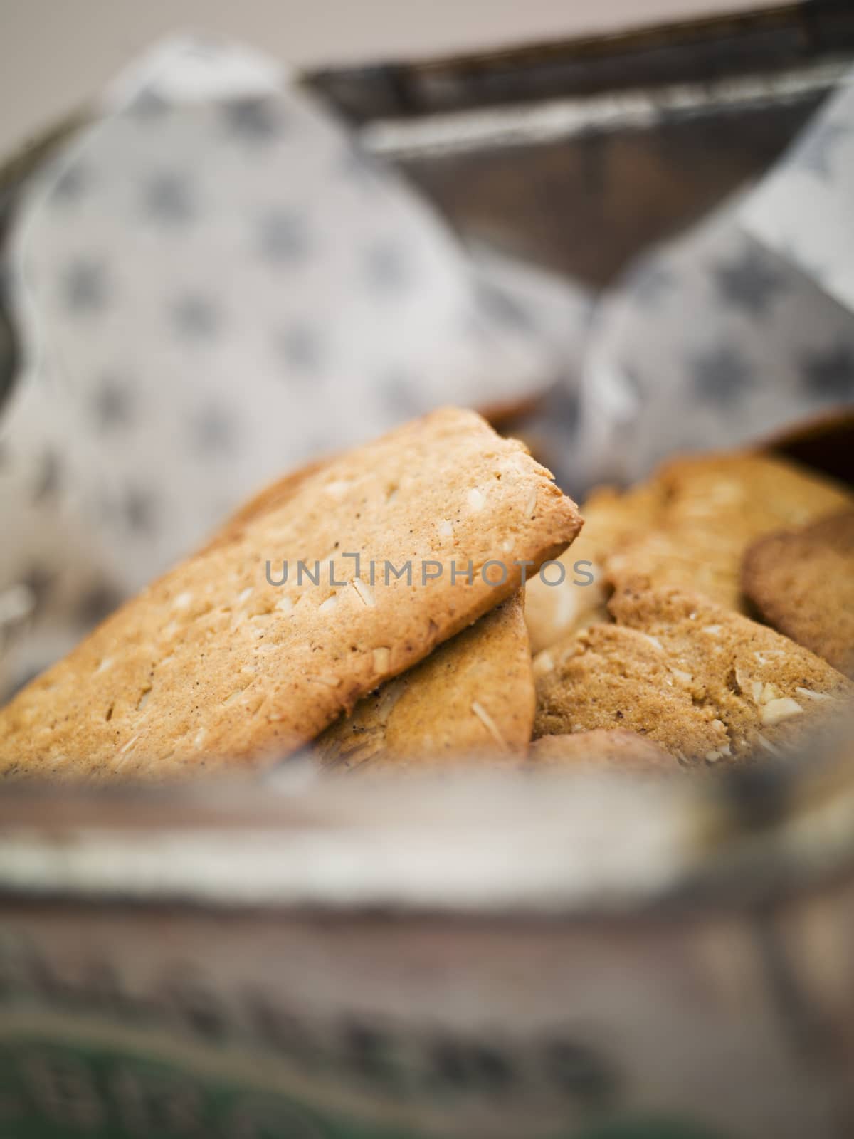 Biscuit on a plate with selective focus