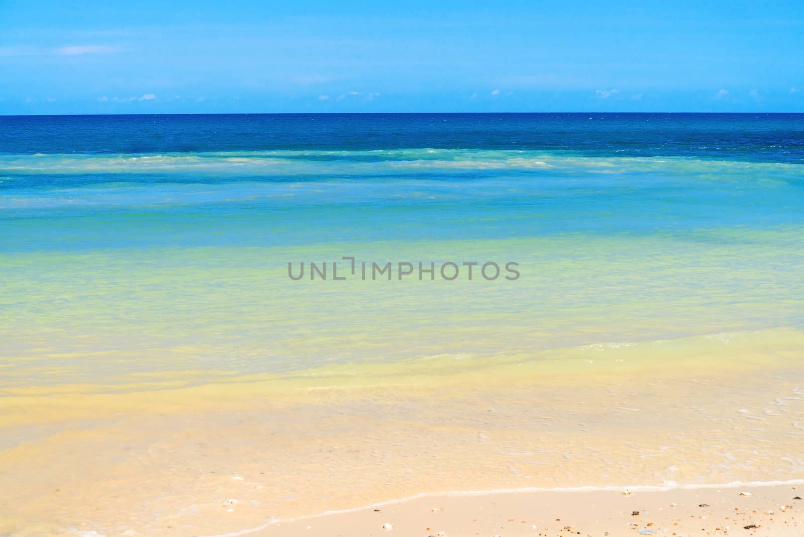 Beach at Samet Island - Khao Laem Ya National Park, Rayong, Gulf by jakgree