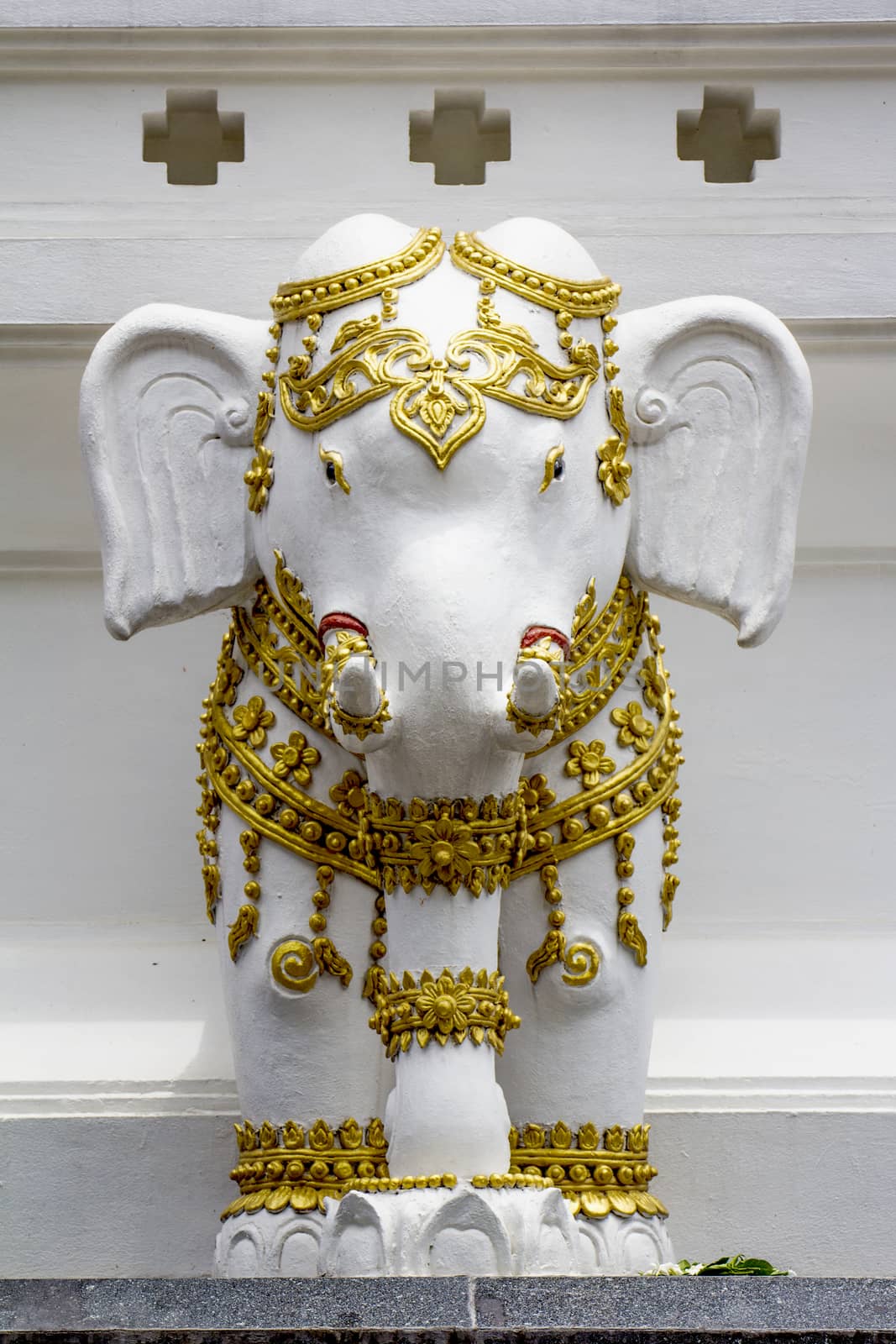 Elephant statue thai style by ibahoh