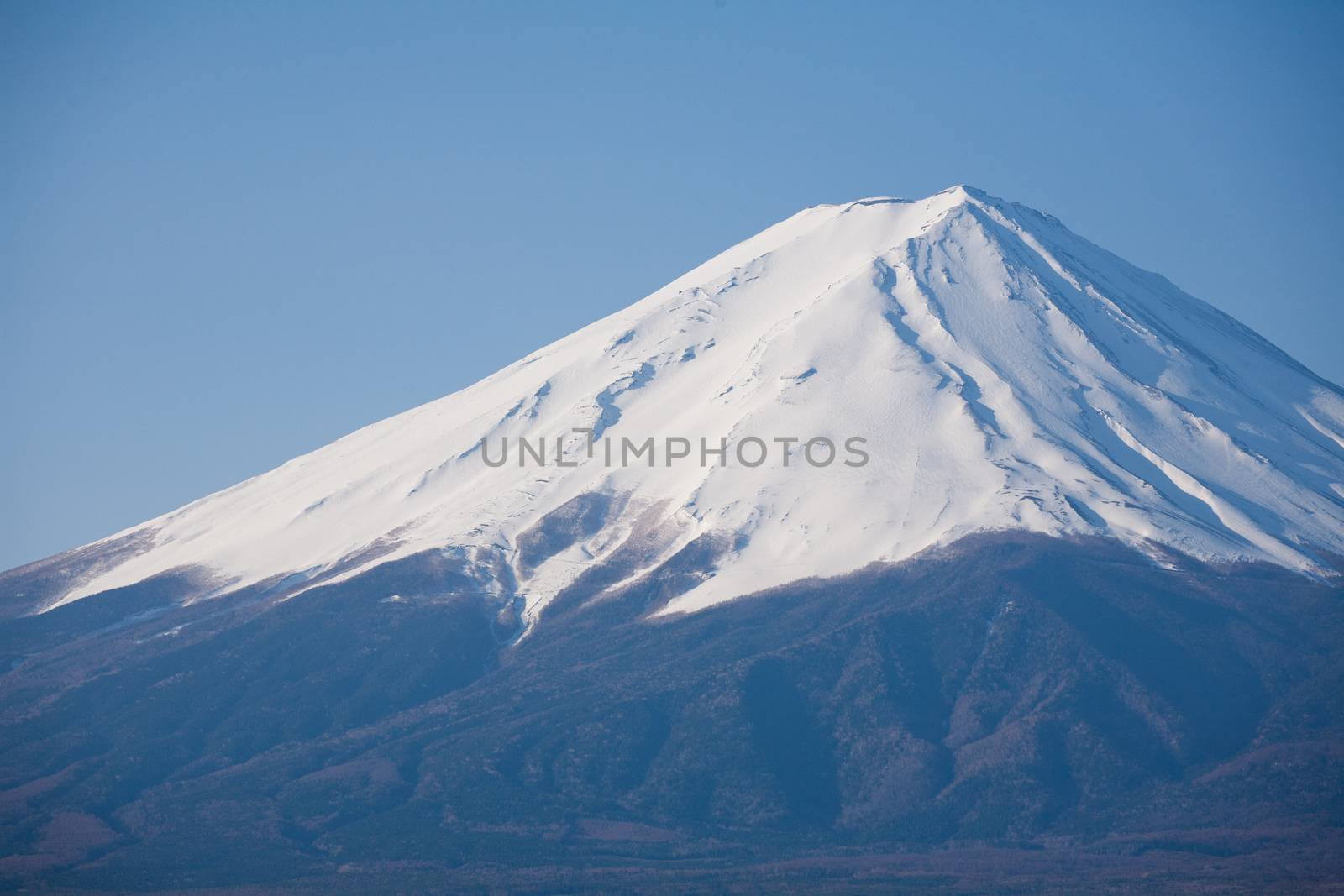 zoom of the top of mount fuji from japan by 2nix
