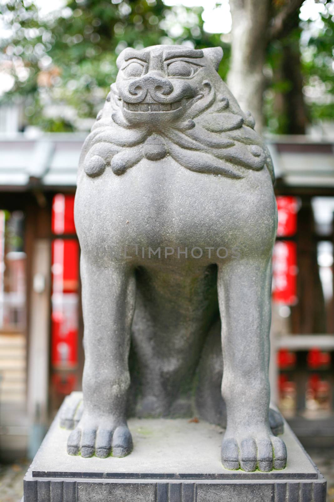 Japan Statue of the dog by 2nix