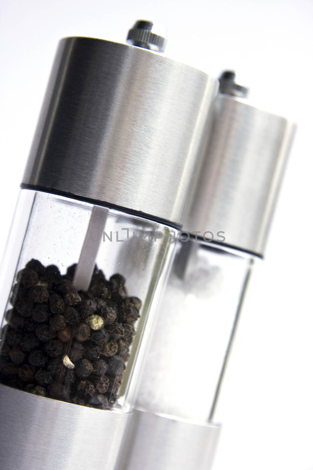 Salt and pepper mill