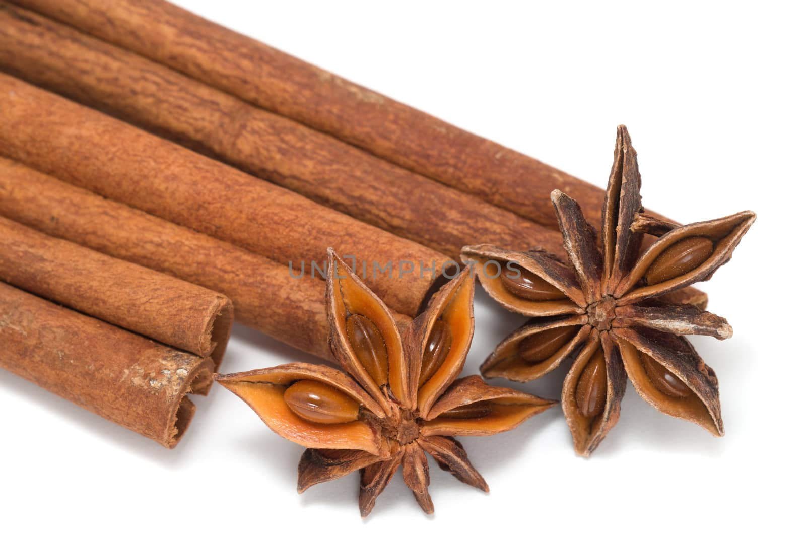 Cinnamon sticks, star anise