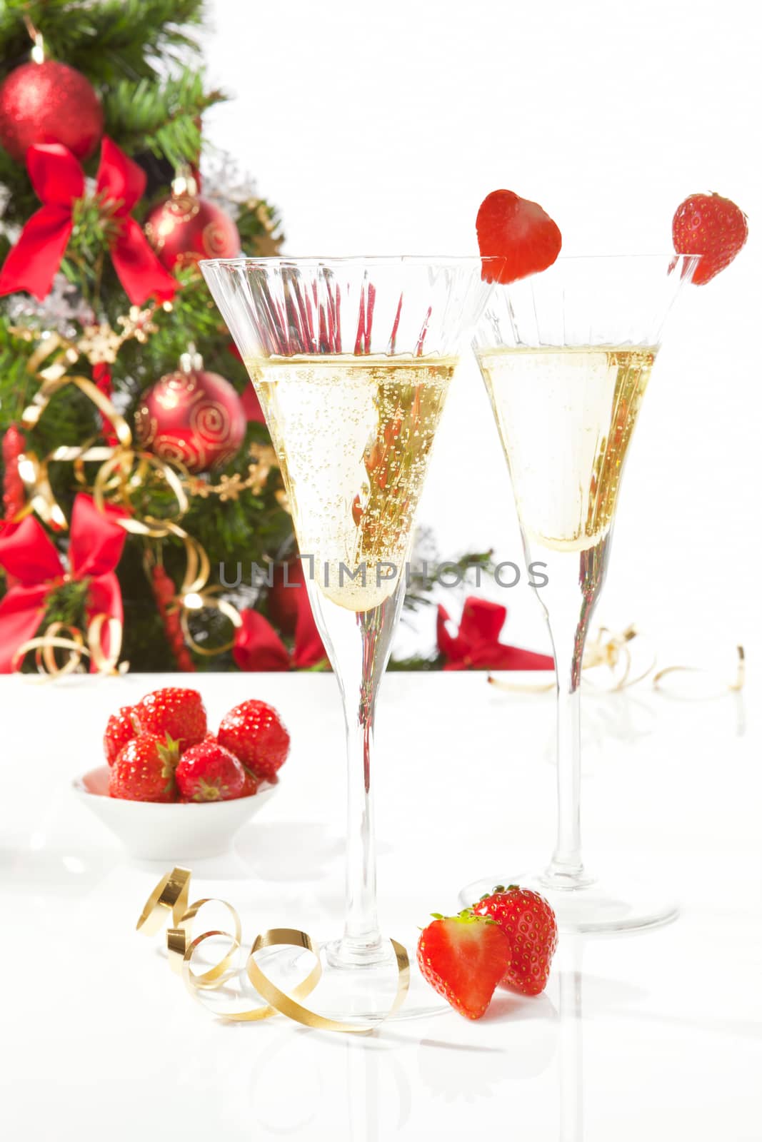 Chamagne, strawberies and christmas tree. by eskymaks