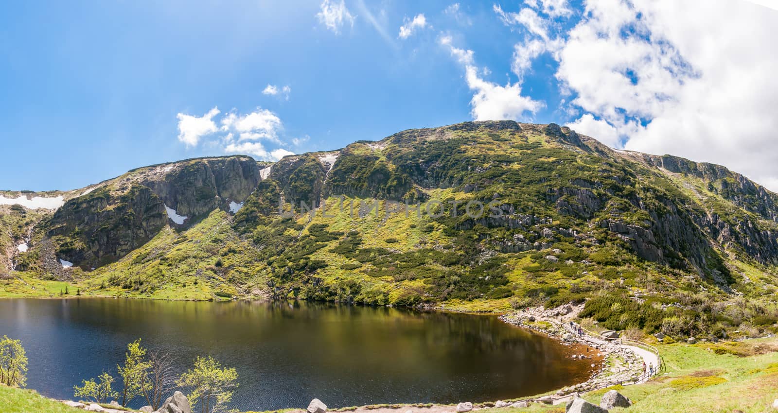 Cirque of the Small Pond in Krkonosze National Park. Samotnia refuge, one of the oldest mountain refuges in Poland.