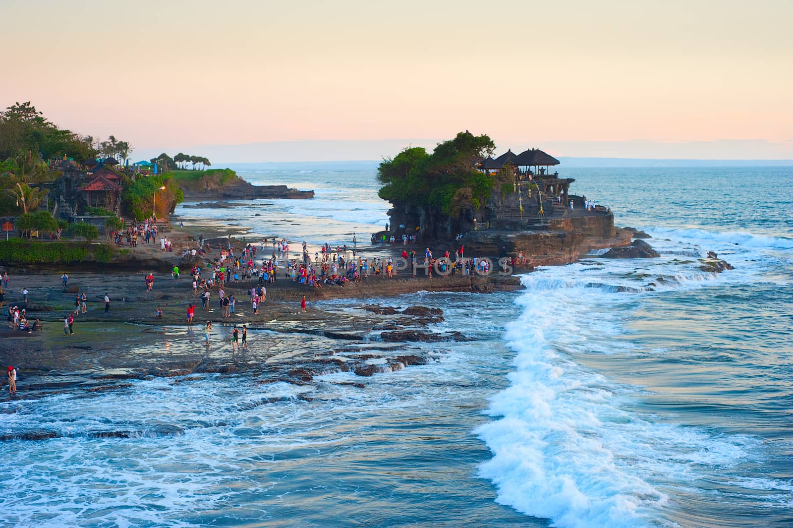 The Tanah Lot Temple, the most important indu temple of Bali, Indonesia.