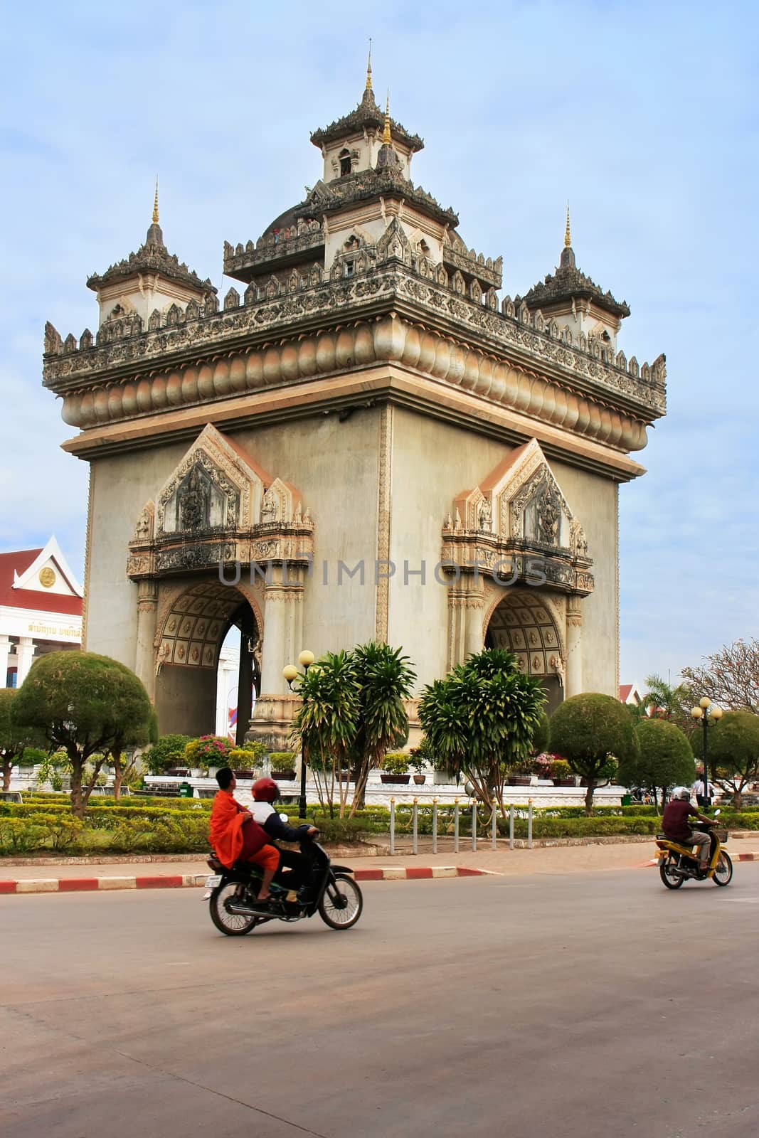 Victory Gate Patuxai, Vientiane, Laos by donya_nedomam