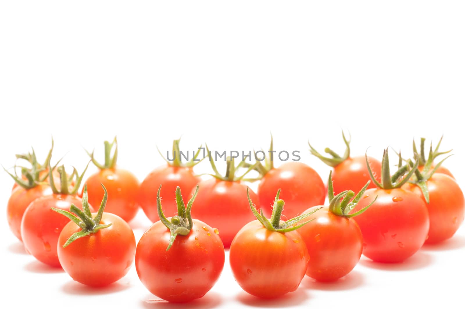 Cherry tomatoes by daoleduc