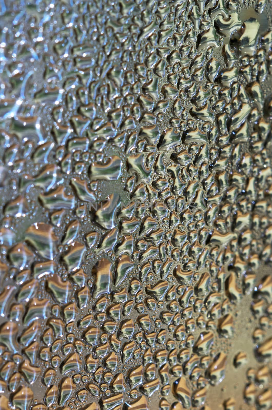 Water drops on metallic surface  by daoleduc