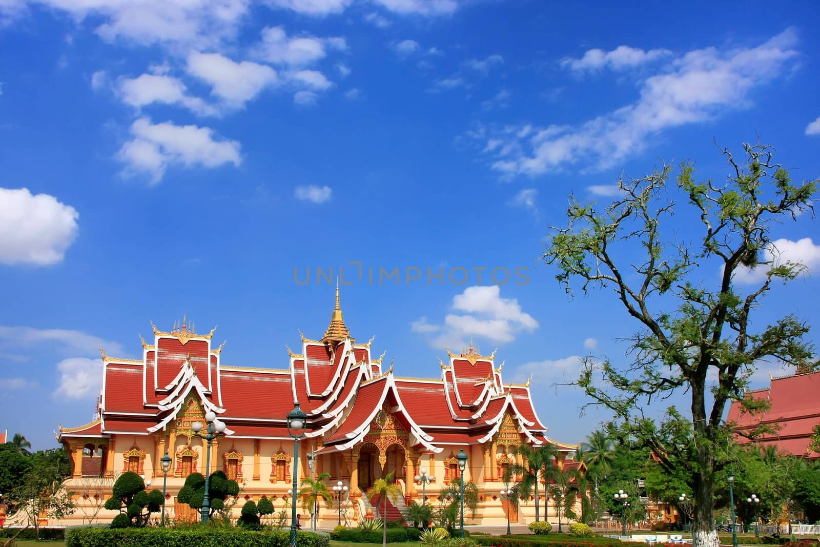 Temple at Pha That Luang complex, Vientiane, Laos by donya_nedomam