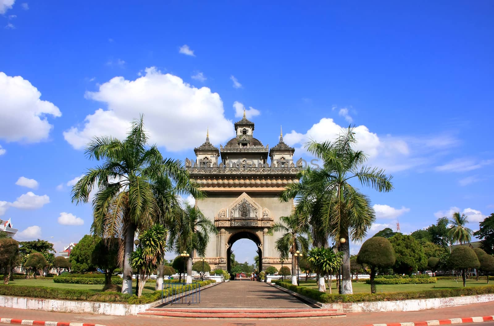 Victory Gate Patuxai, Vientiane, Laos by donya_nedomam