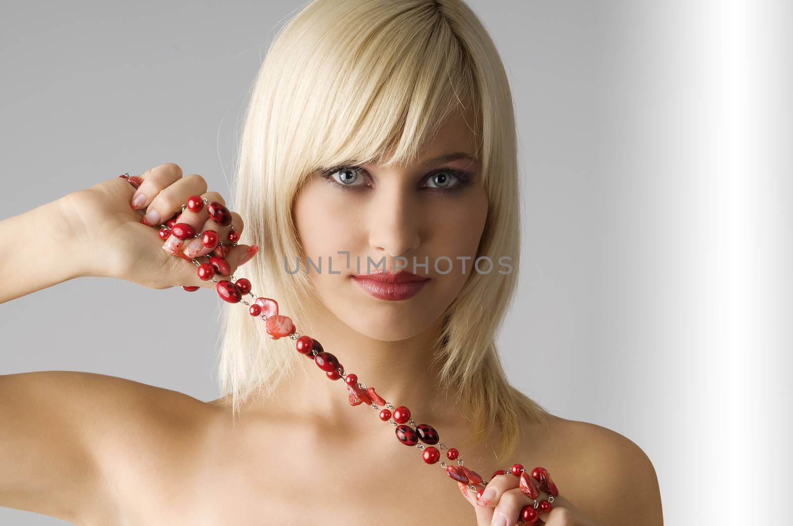 blond with necklace by fotoCD