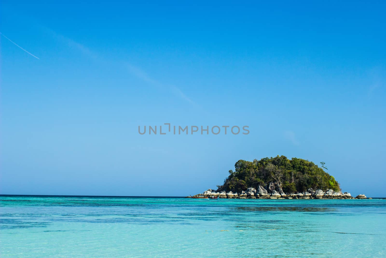 Seascape with small island, Thailand by kannapon