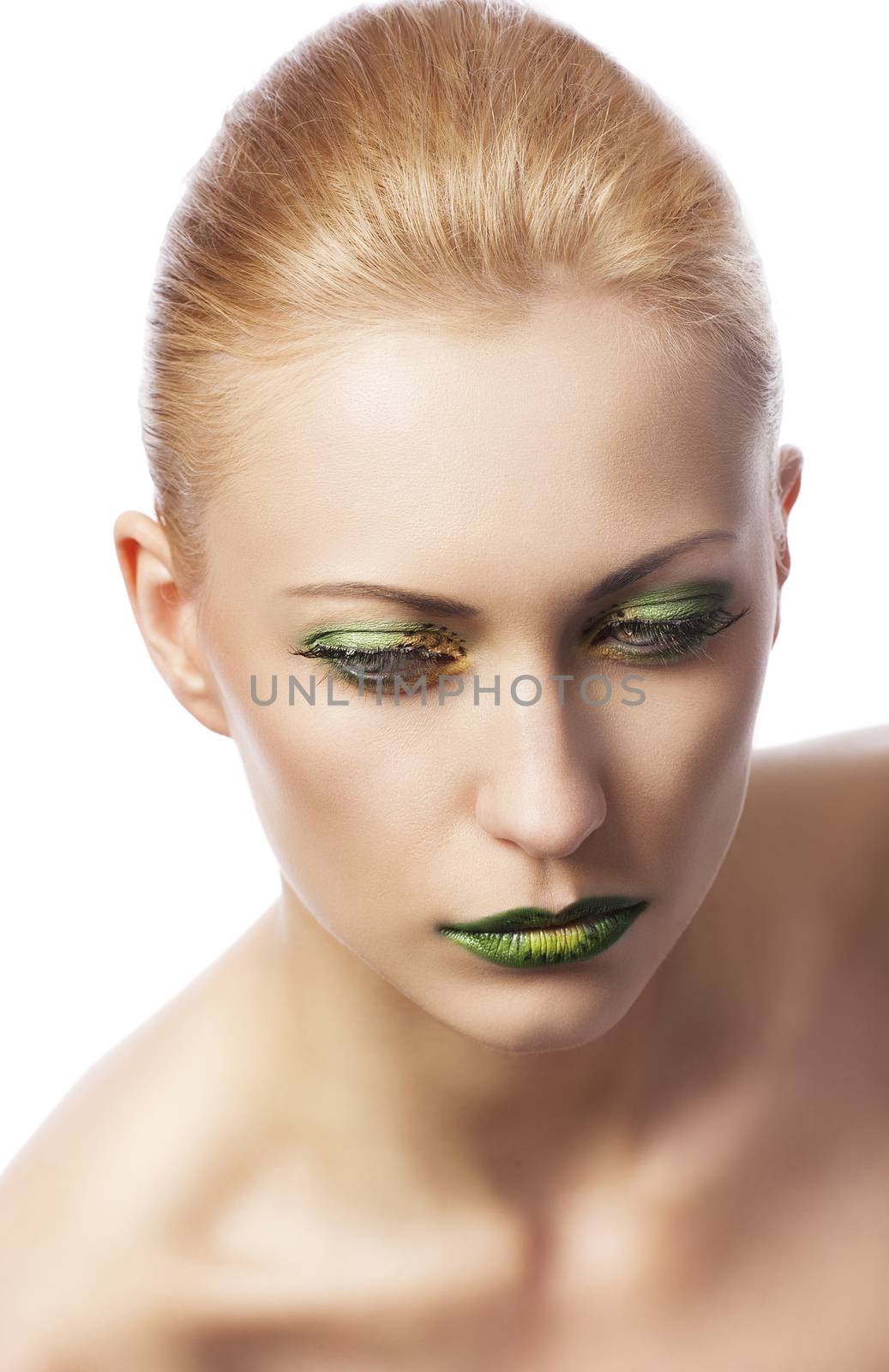 the floral makeup, she is turned of three quarters by fotoCD
